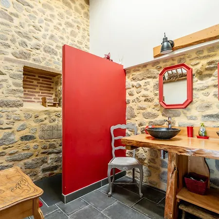 Le Bouton D'or 8min Puy Du Fou 度假居